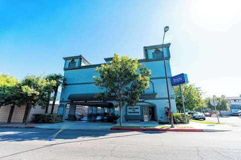 Rodeway Inn & Suites Pasadena, Exterior