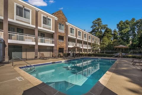 Quality Inn Atlanta Northlake, Pool