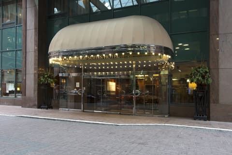 Cambridge Suites Toronto, Front of property