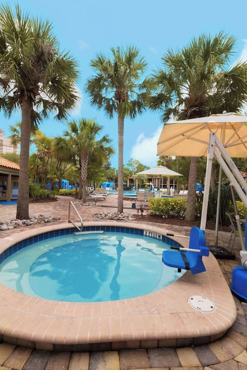 DoubleTree by Hilton Hotel Orlando at SeaWorld, Pool