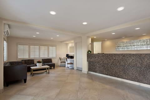 Days Inn by Wyndham San Diego Hotel Circle, Lobby
