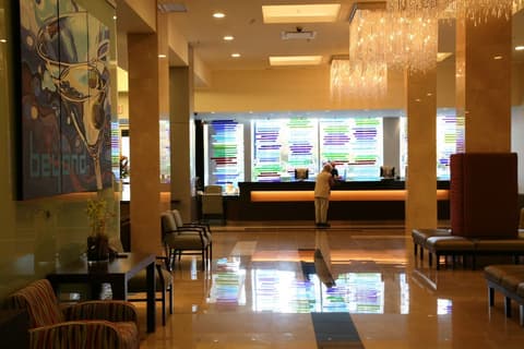 Century Plaza Hotel, Reception
