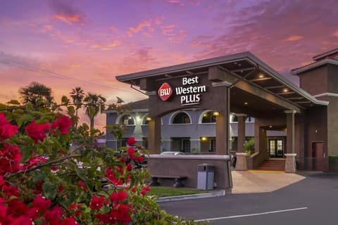 Best Western Plus Brookside Inn, Exterior