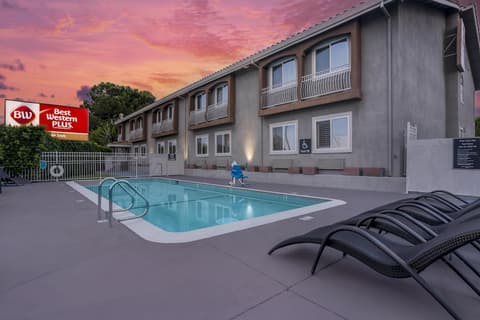 Best Western Plus Brookside Inn, Outdoor pool