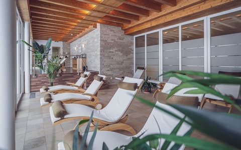 Mountain Plaza Hotel, Spa