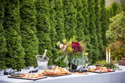 Chateau on the Park - Christchurch, a DoubleTree by Hilton, Restaurant