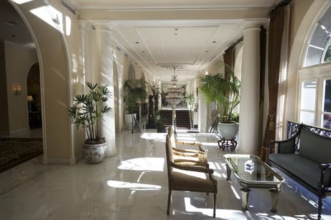 Omni Royal Orleans Hotel, Interior entrance