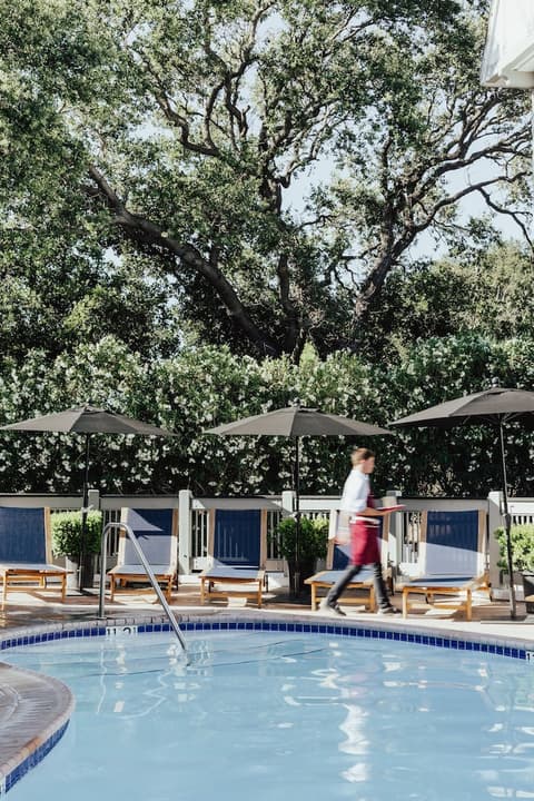 Vinland Hotel and Lounge, Outdoor pool