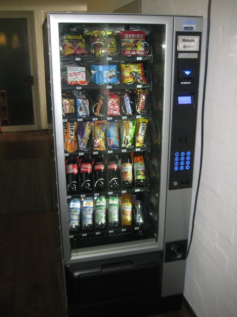 Hotel S16, Delicatessen