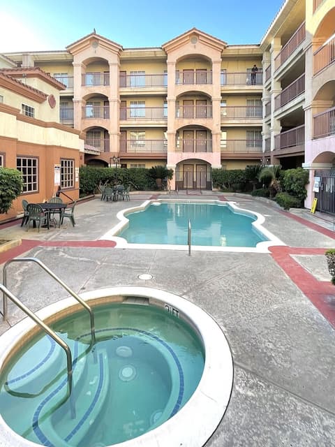 Park Suites Hotel, Pool