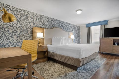 Best Western Plus French Quarter Courtyard Hotel, Room