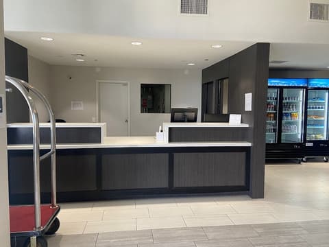 Extended Studio Hotel Ontario, Reception