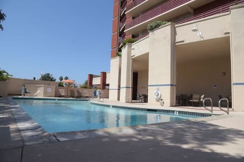 Ramada by Wyndham San Diego National City, Pool