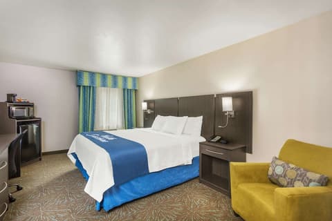 Days Inn & Suites by Wyndham East Flagstaff, Room