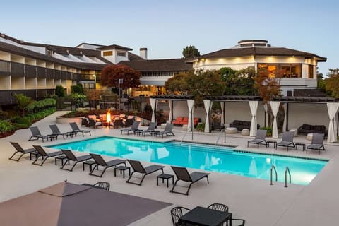Hilton Garden Inn Monterey, Pool