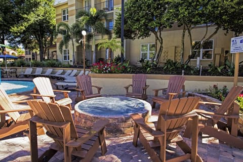 Westgate Blue Tree Resort in Lake Buena Vista, Terrace/patio