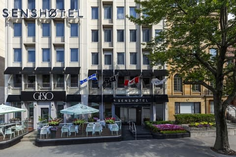 SENS Hotel, Front of property