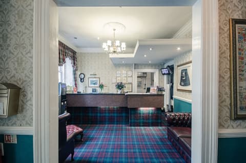 Argyll Hotel, Interior entrance