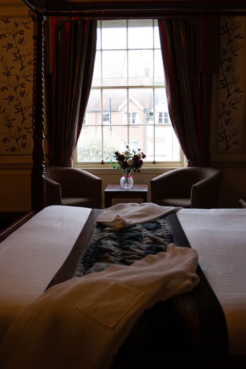 Milford Hall Salisbury, Room