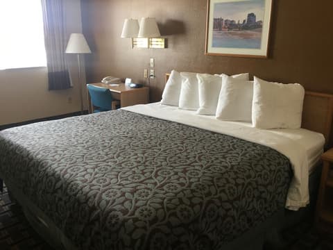 Days Inn by Wyndham Hurricane/Zion National Park Area, Room