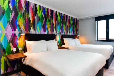 Village Hotel Cardiff, Room