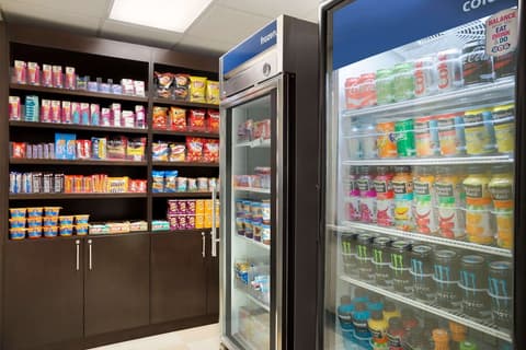 Hampton Inn Orlando International Drive/Convention Center, Snack bar