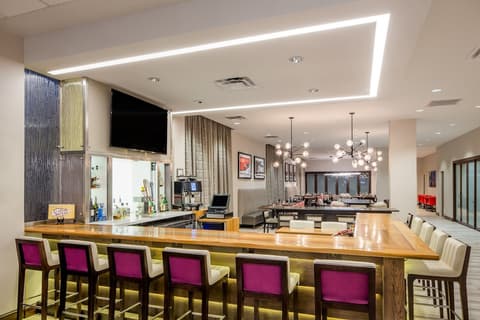 Crowne Plaza Memphis Downtown Hotel by IHG, Bar (on property)