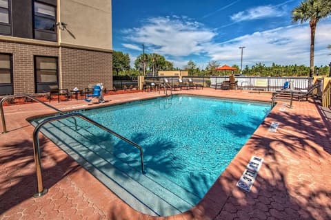 Hampton Inn Orlando-Maingate South, Pool
