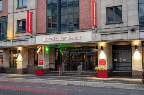 Leonardo Hotel Manchester Central, Front of property