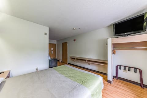 Motel 6 Charlotte, NC - University, Room