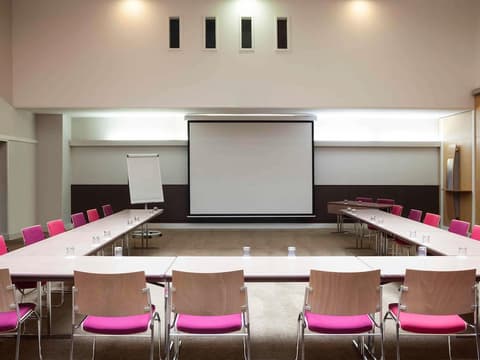 Novotel Paris Pont De Sevres, Miscellaneous