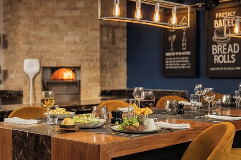 Sheraton Heathrow Hotel, Restaurant