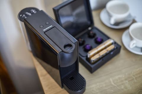 Mercure Cardiff North Hotel, Reception