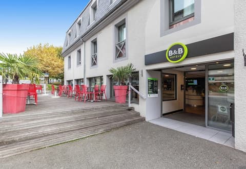 B&B Hotel Lourdes Centre, Interior entrance