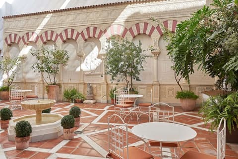 NH Córdoba Califa Hotel, Terrace/patio