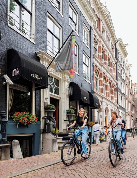 The Pavilions Amsterdam, The Toren, Bicycling