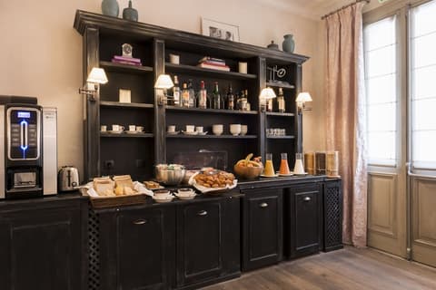 Hotel Magda Champs Elysées, Buffet