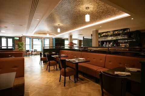 The Malone Hotel, Reception