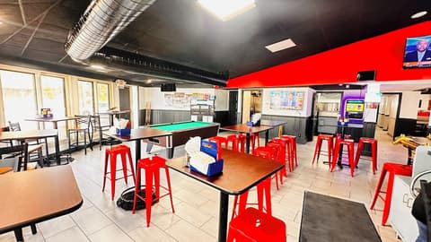 Quality Inn St. Paul-Minneapolis-Midway, Sports bar