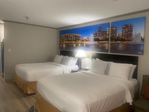 Baymont by Wyndham Monterey Park, Room