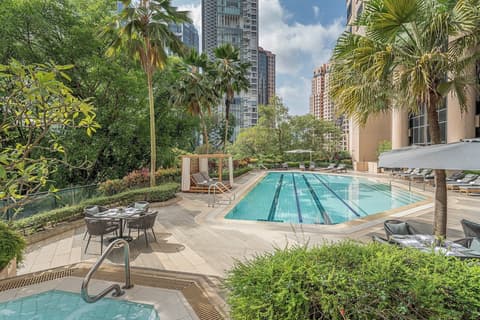 Four Seasons Hotel Singapore, Pool