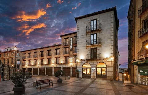 Hotel Sercotel Alfonso VI, Front of property