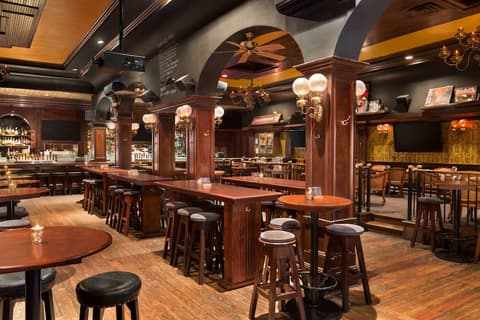 Days Inn by Wyndham Vancouver Downtown, Bar (on property)