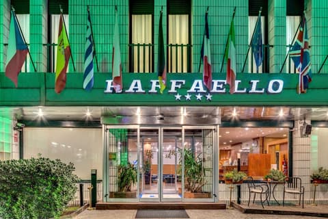 Hotel Raffaello, Front of property