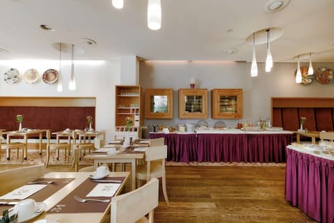 Hotel Bleibtreu Berlin by Golden Tulip, Breakfast area