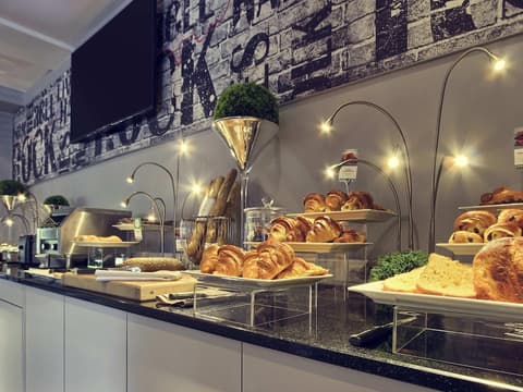 Mercure Paris Velizy, Breakfast area