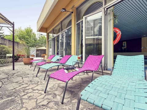 Mercure Paris Velizy, Miscellaneous