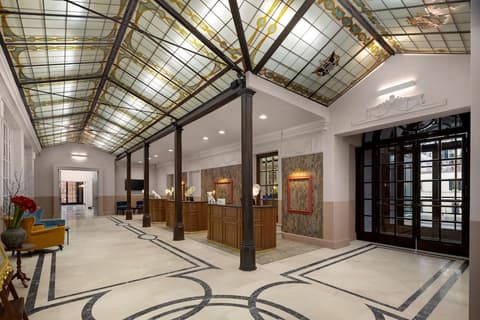 Anglo American Hotel Florence, Curio Collection by Hilton, Lobby