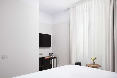 Anglo American Hotel Florence, Curio Collection by Hilton, Room