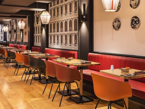 New Hotel Roblin La Madeleine, Breakfast area